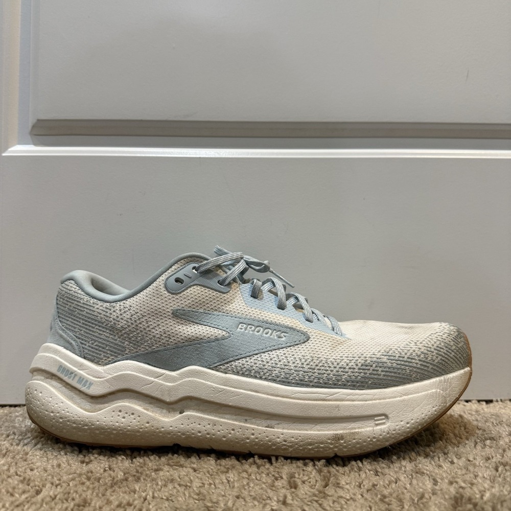 Brooks Ghost Max Shoes Womens 11 White Running Cushioned Sneakers 1204201B163